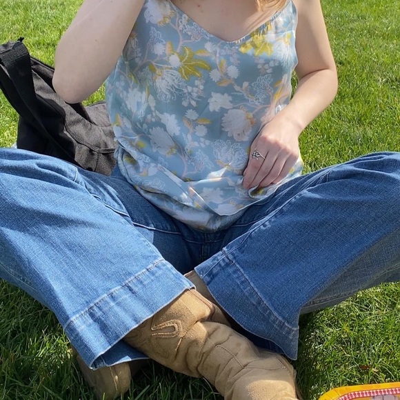 Meet your Posher, Emily - Picture 2 of 2